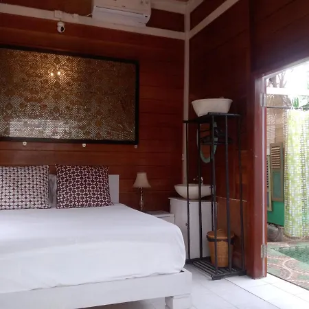Room In House Caffe