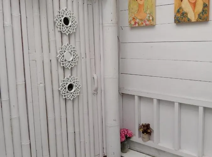 Room In House Caffe Bed & Breakfast