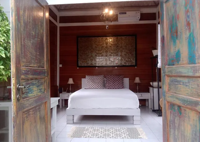 Room In House Caffe